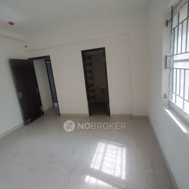 2 BHK Flat In Ahad Serenity, Hosa Road For Sale  In Hosa Road