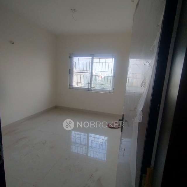 2 BHK Flat In Ahad Serenity, Hosa Road For Sale  In Hosa Road