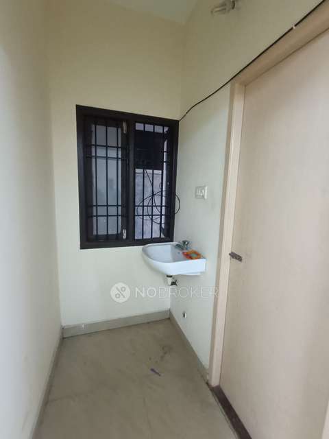 2 BHK Flat In Green Meadows, Thoraipakkam For Sale  In Thoraipakkam