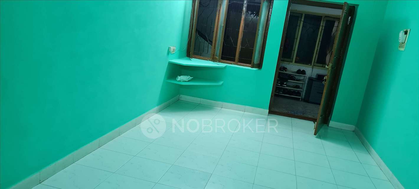 2 BHK Flat For Sale  In Moti Nagar