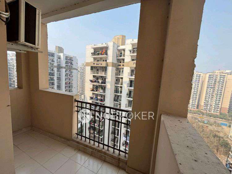 2 BHK Flat In Ajnara Le Garden For Sale  In Sector 16