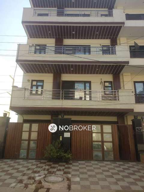 4+ BHK Flat For Sale  In Sector 46