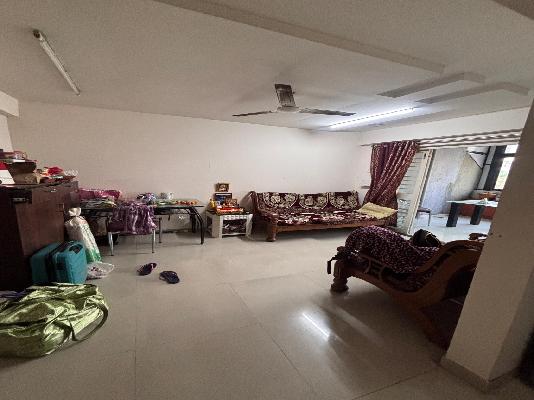 Shared Room for Female In 2 BHK  In Royalshell Housing Society  In Akurdi 