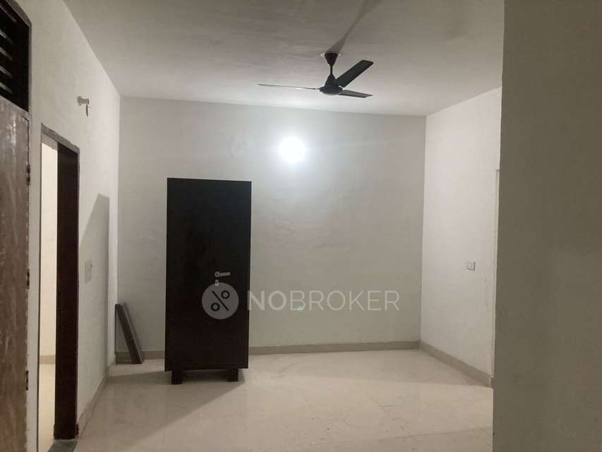 2 BHK Flat In Standlone Building for Rent  In Sector 13