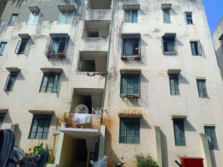 Single Room for Male In 2 BHK  In Niljyoti Society In Gokhalenagar