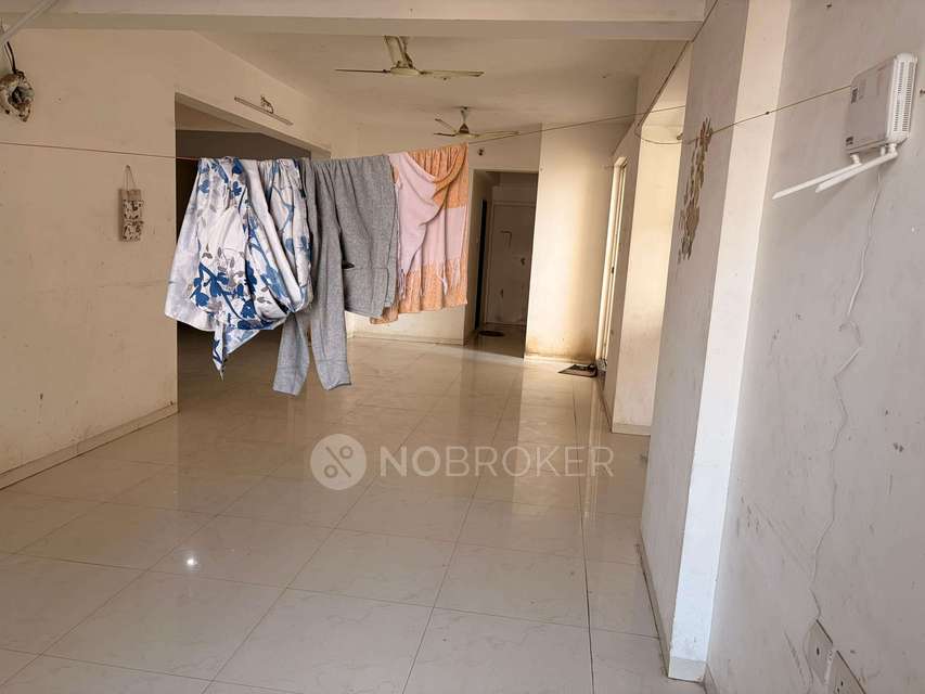 Single Room for Female In 4 BHK  In Rachana Bella Casa Royale In Baner