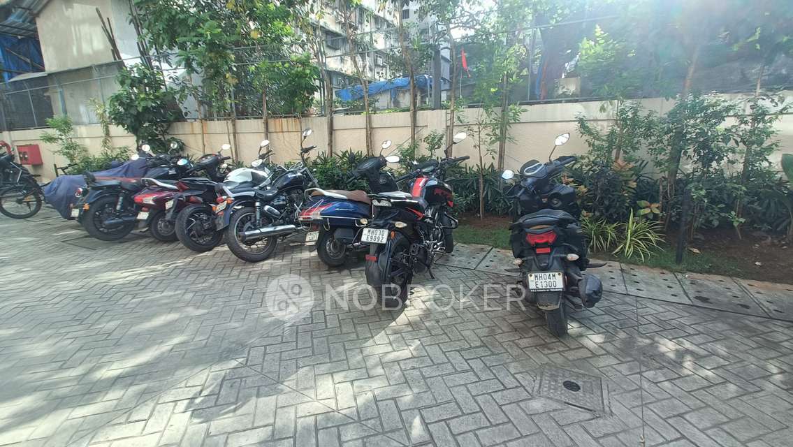 1 BHK Flat In Excellente Chs For Sale  In Mulund West