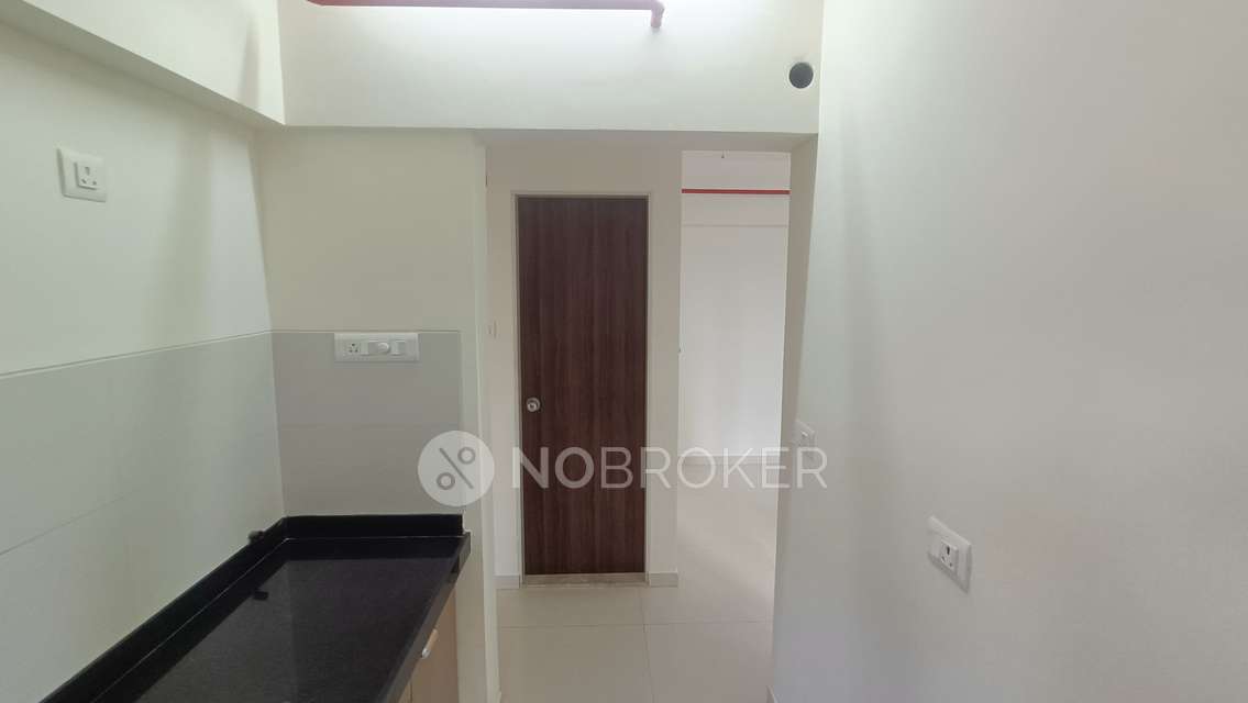 1 BHK Flat In Excellente Chs For Sale  In Mulund West