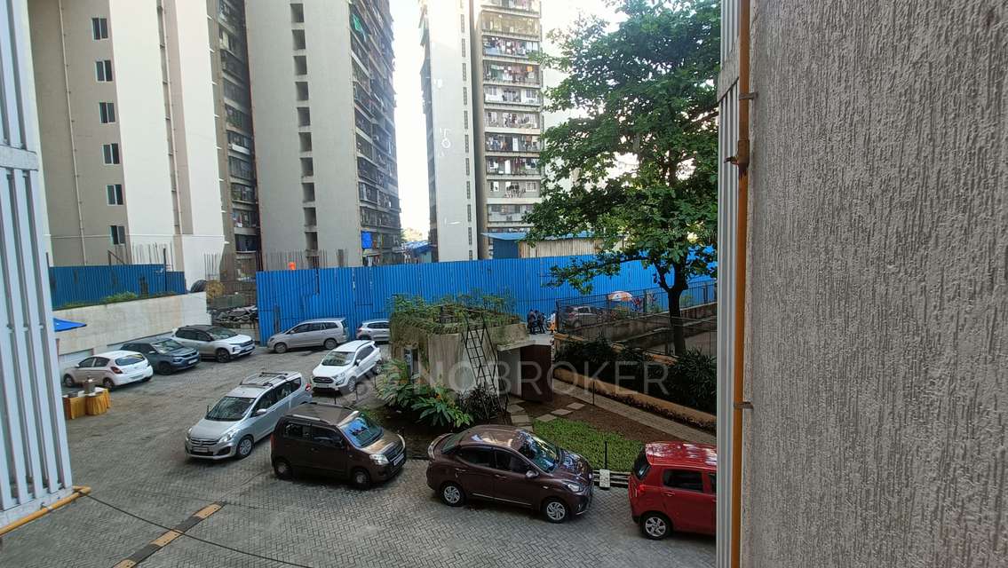 1 BHK Flat In Excellente Chs For Sale  In Mulund West