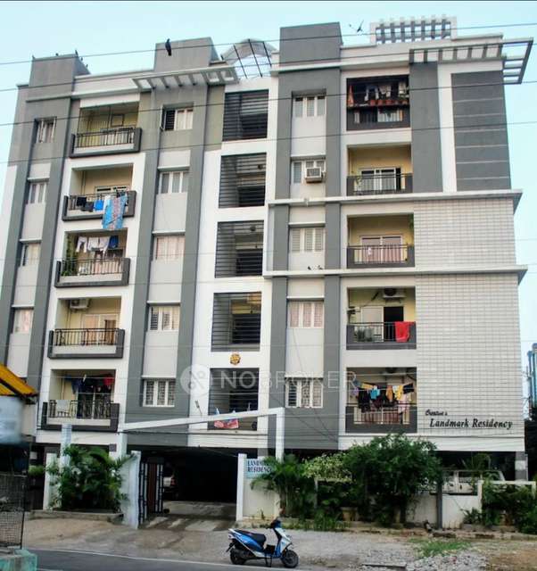 2 BHK Flat In Land Mark Residency For Sale  In Malakpet