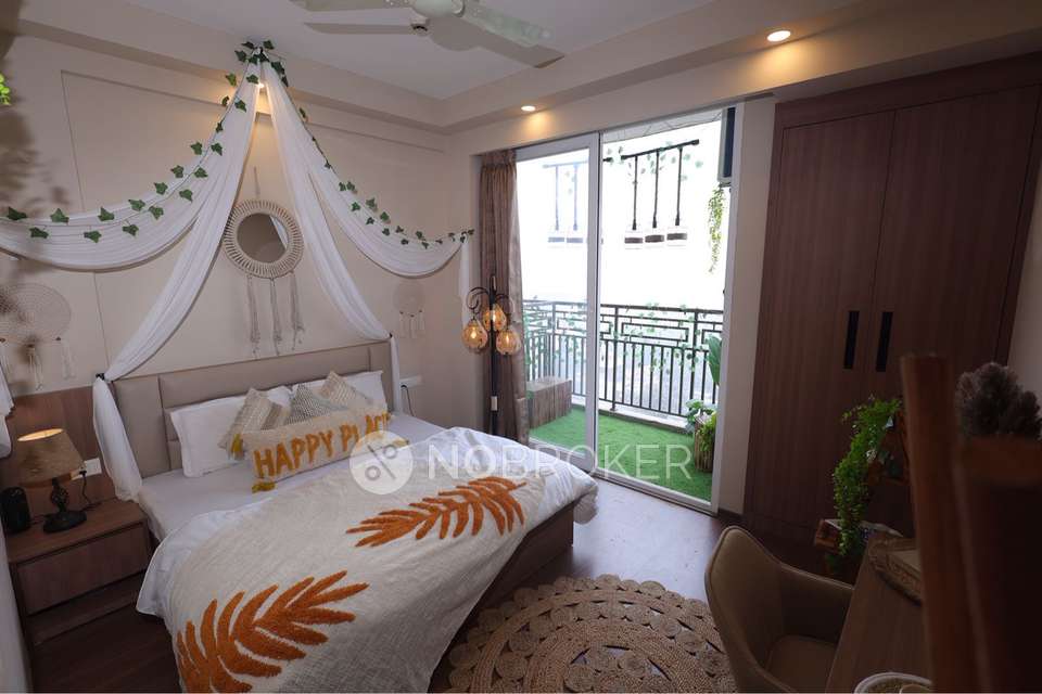 Commercial Property in Omaxe India Trade Center, Greater Noida for Rent 