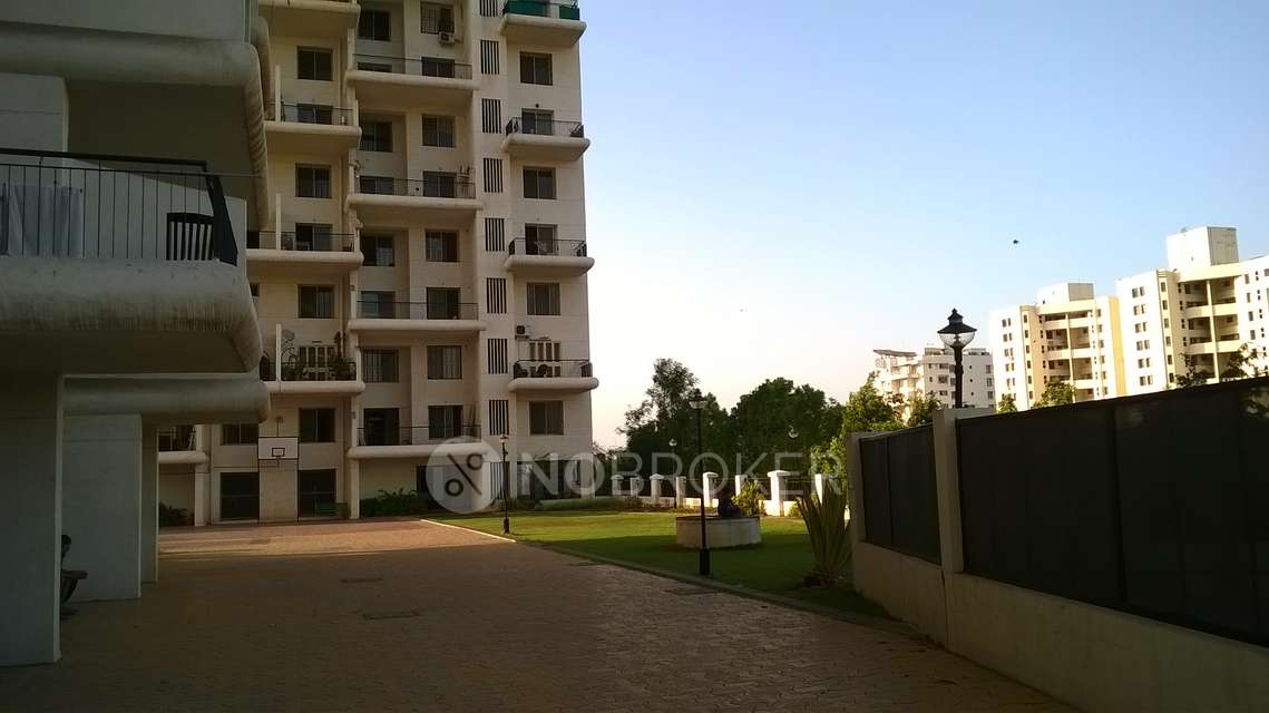 Single Room for Female In 3 BHK  In Pristine Prism, Aundh In Aundh