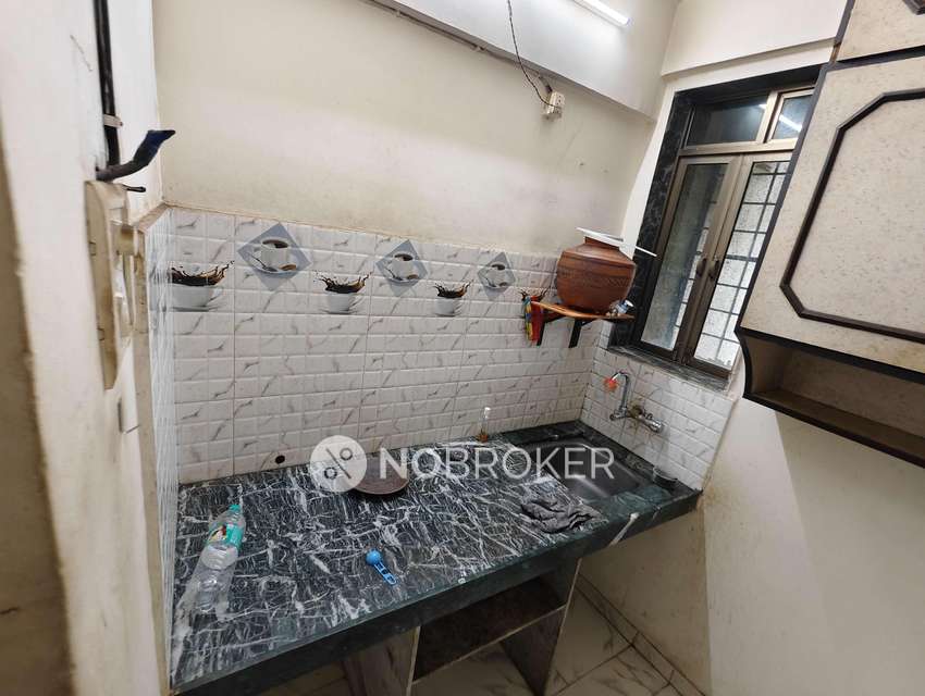 1 BHK Flat In Mahalaxmi Building, Borivali East For Sale  In Chinchpada