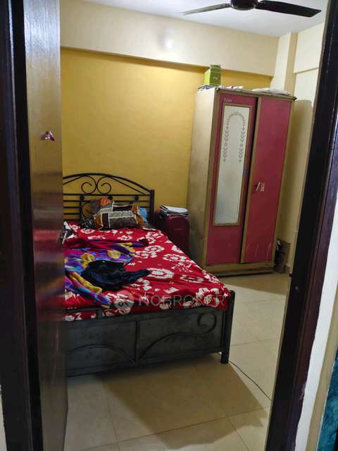 Single Room for Male In 1 BHK  In Saikush Society In Mulund West