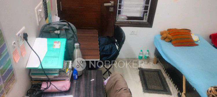 PG for Anyone in 725, Mukherjee Nagar