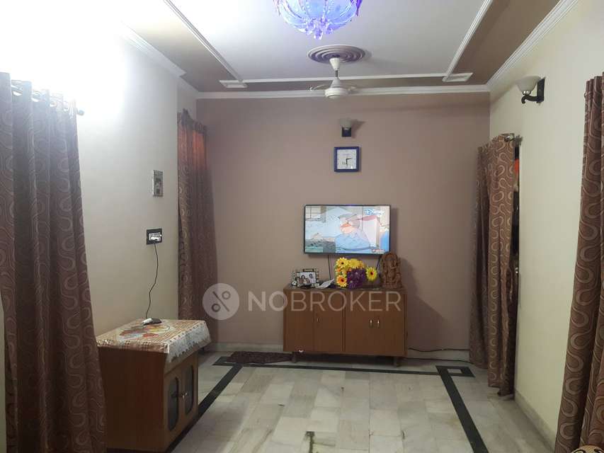 2 BHK Flat In Rishabh Apartment, Ramprastha Colony, For Sale  In Surya Nagar