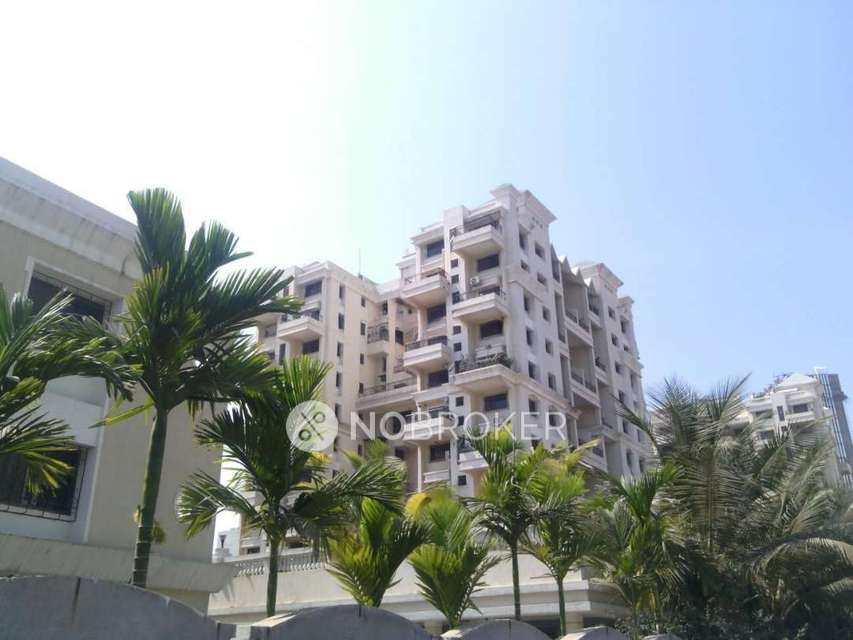 Single Room for Male In 3 BHK  In Spring Valley In Magarpatta