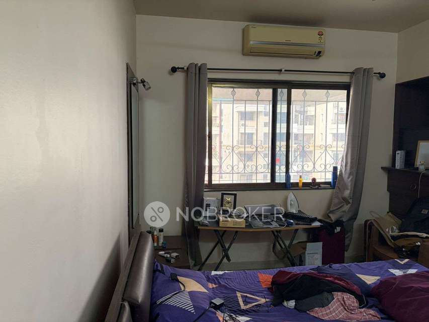 Single Room for Male In 3 BHK  In Spring Valley In Magarpatta