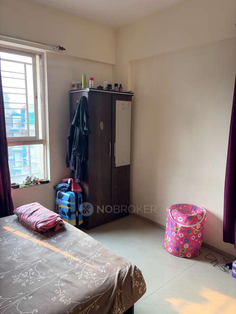 Single Room for Male In 3 BHK  In The Crest In The Crest