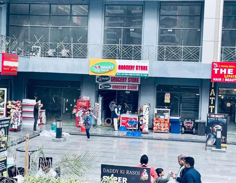 Shop in Panchsheel Greens 2, Greater Noida for Rent 