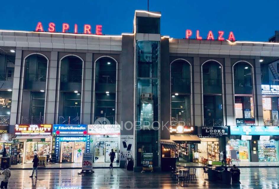 Shop in Panchsheel Greens 2, Greater Noida for Rent 