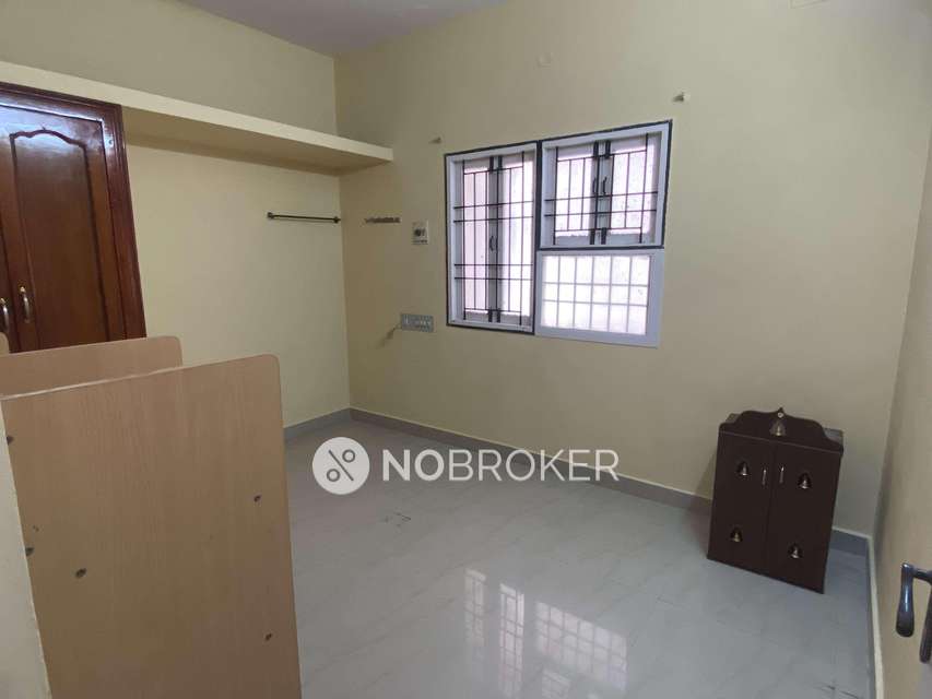 2 BHK Flat In Sree Vaari For Sale  In Saligramam