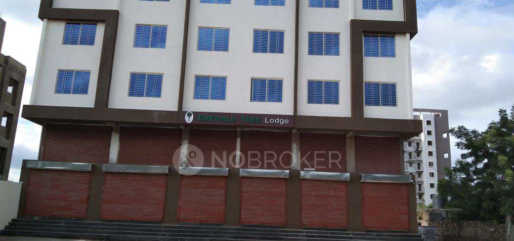 Showroom in Emerald Tree Hotel, Pune for Rent 