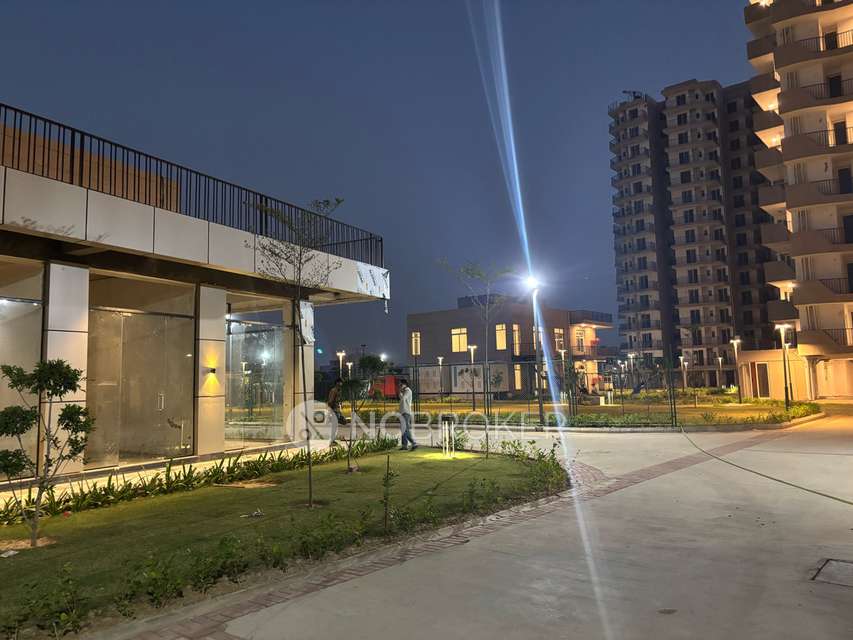 Shop in Sector 93, Gurgaon for sale 
