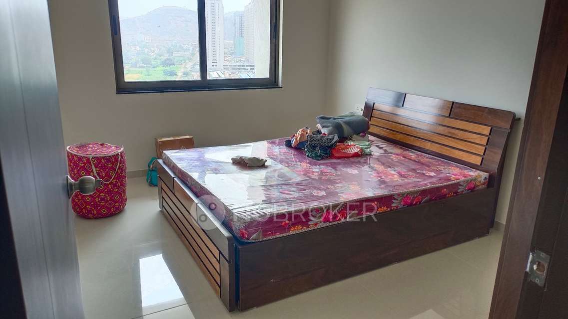 Shared Room for Female In 2 BHK  In Qubix Blueridge Sez  In  Hinjewadi, Pune