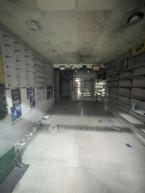 Showroom in Vaishali Sec-4 Market, Ghaziabad for Rent 
