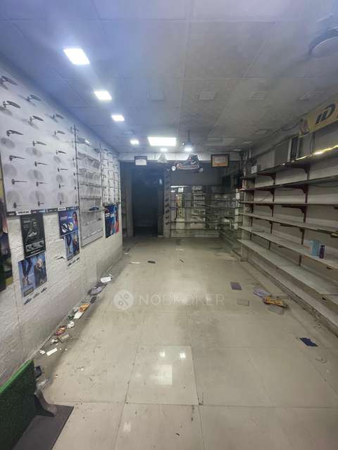 Showroom in Vaishali Sec-4 Market, Ghaziabad for Rent 