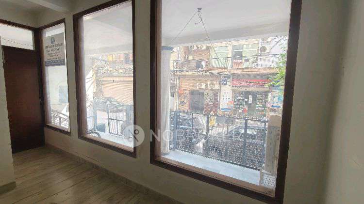 Office Space in New Manglapuri, Delhi for Rent 