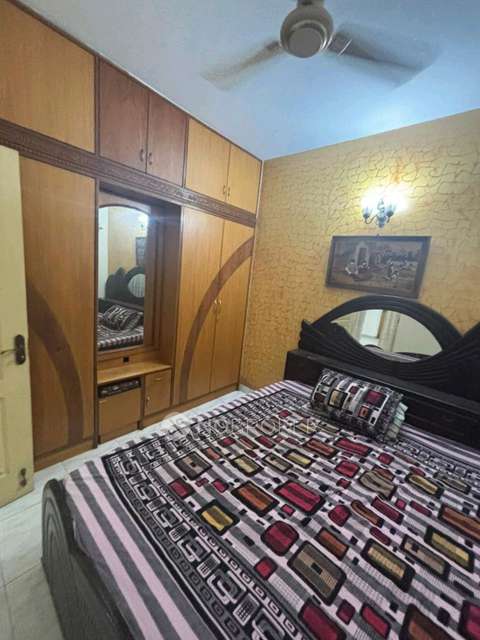 Single Room for Female In 3 BHK  In Aishwarya Opulence Apartments In Marathahalli