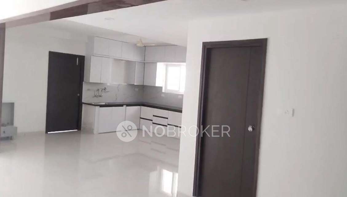 3 BHK Flat In Ganapathi Silk Tower, Chandrapuri Colony For Sale  In Chandrapuri Colony