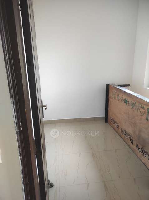 2 BHK Flat In Nimbus Express Park View, Yamuna Expressway for Rent  In Yamuna Expressway