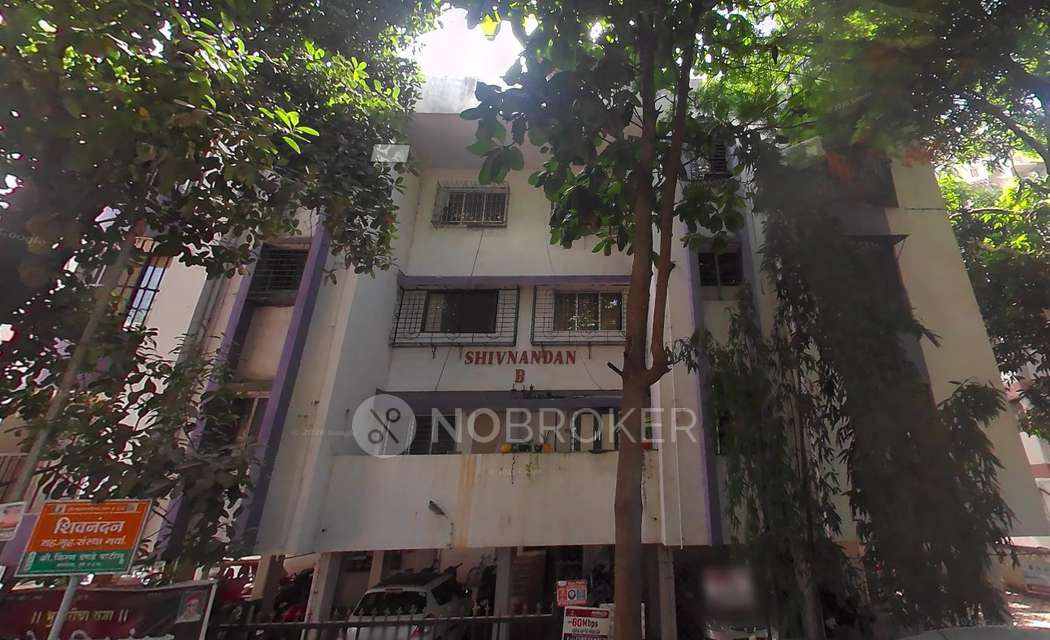 Single Room for Female In 2 BHK  In Shivnandan Society, Left Bhusari Colony In  Kothrud,