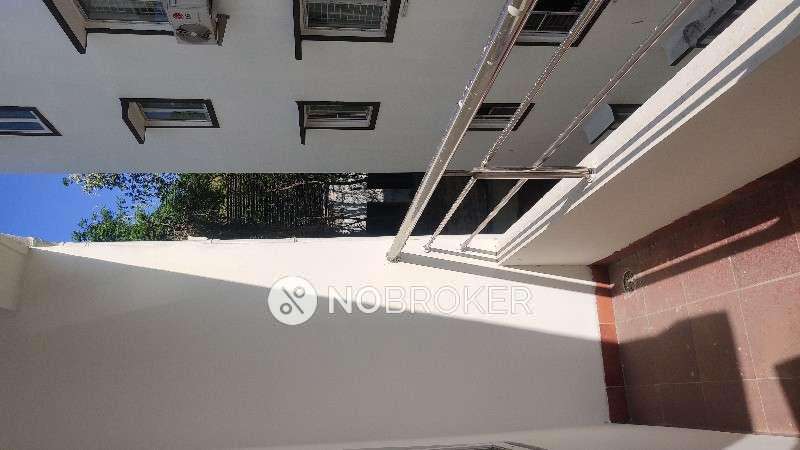 3 BHK Flat In Gayathri Apartment  For Sale  In Banjara Hills