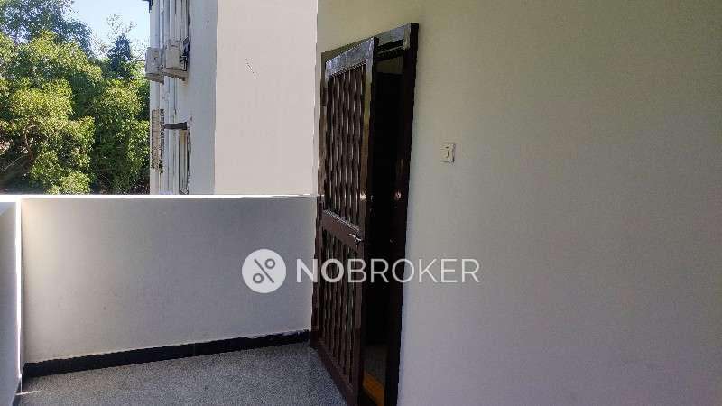 3 BHK Flat In Gayathri Apartment  For Sale  In Banjara Hills