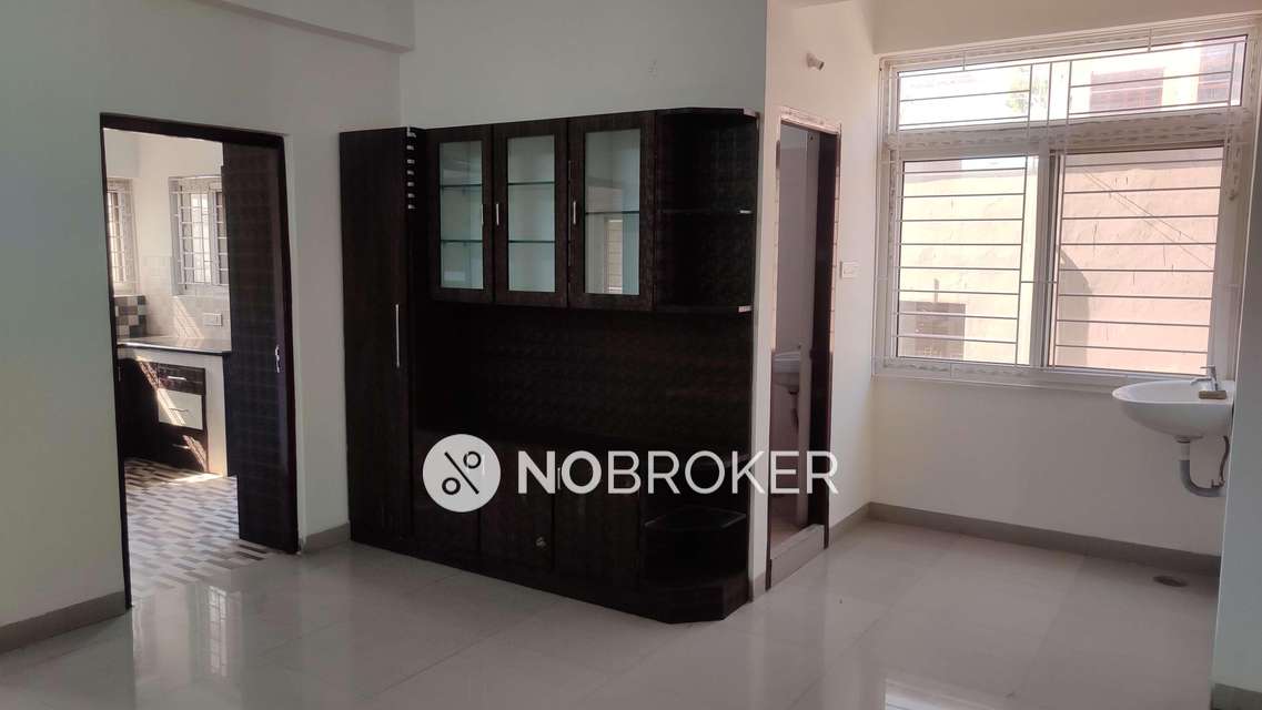 3 BHK Flat In Gayathri Apartment  For Sale  In Banjara Hills
