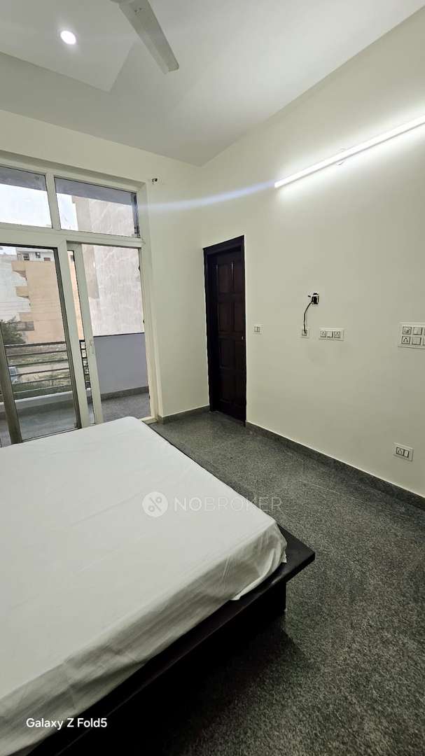 PG for Boys in Sector 38