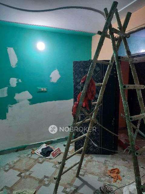 2 BHK Flat In Standlone Building For Sale  In Seelampur