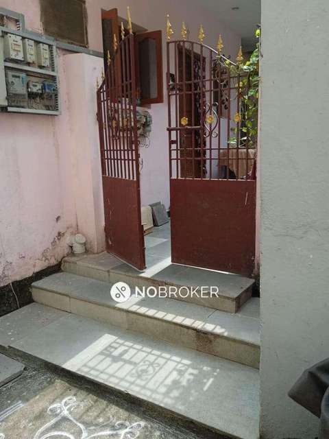 2 BHK Flat In Shanthi House for Rent  In  Pulianthope