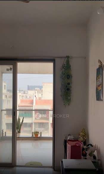 Single Room for Female In 3 BHK  In Vandana Residency