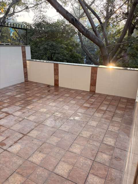 2 BHK Flat In Nehru Apartments for Rent  In Kalkaji