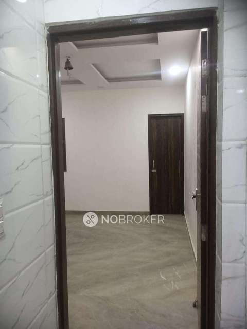 2 BHK Flat for Rent  In Azadpur