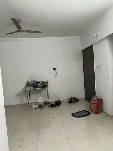 Shared Room for Male In 2 BHK  In Roshan Milestone In Tathawade