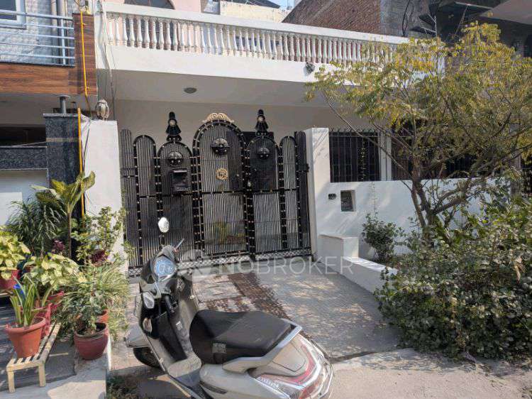 2 BHK House for Rent  In 4551, Block F, Carterpuri Village, Sector 23a, Gurugram, Haryana 122017, India