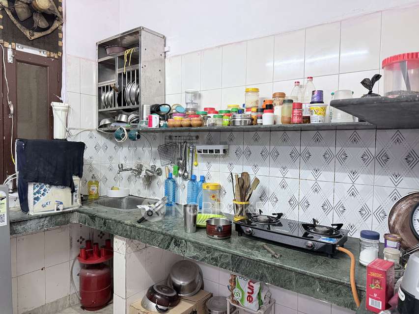 1 BHK Flat In Standalone Building  for Rent  In  Sector 43