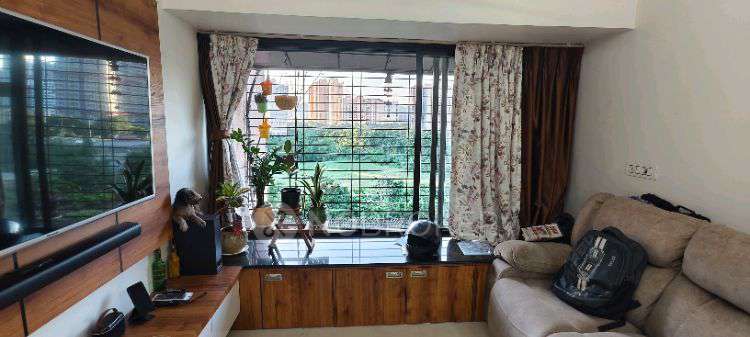 1 BHK Flat In Saket Complex For Sale  In Thane West
