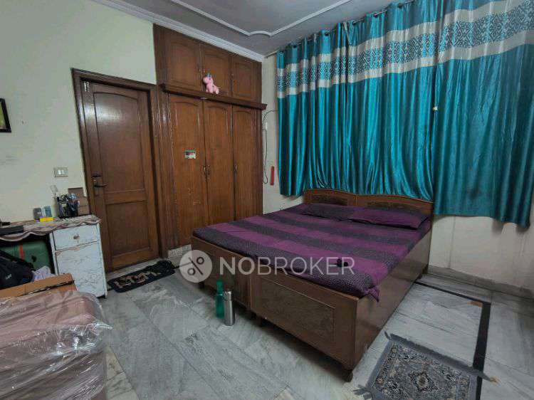 PG for Girls in Vinoba Puri